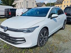 Weiß Gebraucht 2024 VW Golf VIII Style Kombi | 29.000 € (Fairer Preis)