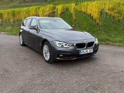 Grau Gebraucht 2015 BMW 330 Advantage Kombi | 16.999 € (Fairer Preis)