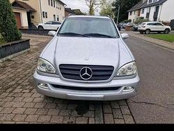 Grau Gebraucht 2004 Mercedes ML270 SUV | 5.149 € (Fairer Preis)