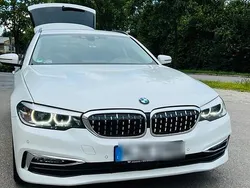 Weiß Gebraucht 2017 BMW 520 Sport Line Kombi | 18.600 € (Teuer)
