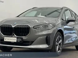 Skyscraper grau metallic Gebraucht 2024 BMW 218 Active Tourer Luxury Line Van / Kleinbus | 33.499 € (Fairer Preis)