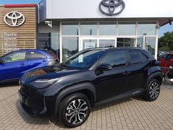 Mysticschwarz mica Gebraucht 2024 Toyota Yaris Cross Team SUV | 26.650 €