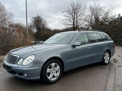 Grau Gebraucht 2004 Mercedes E220 Kombi | 2.850 € (Teuer)