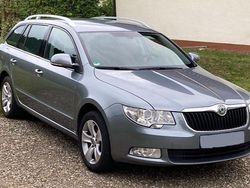 Grau Gebraucht 2011 Skoda Superb Comfort Kombi | 3.100 € (Superpreis)