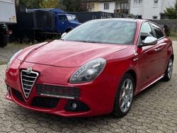 Rot Gebraucht 2011 Alfa Romeo Giulietta Quadrifoglio Verde Kleinwagen | 7.900 € (Fairer Preis)