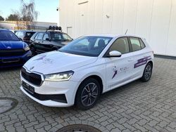 Candyweiß Gebraucht 2022 Skoda Fabia Tour Limousine | 15.980 € (Fairer Preis)