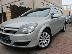 Grau Gebraucht 2005 Opel Astra Edition Limousine | 2.499 € (Fairer Preis)