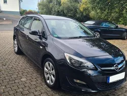 Schwarz Gebraucht 2013 Opel Astra Kombi | 6.200 € (Fairer Preis)