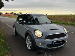 Grau Gebraucht 2007 Mini Cooper S Coupé Coupé | 4.300 €