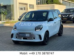 Weiß Gebraucht 2021 Smart ForFour Electric Drive Kleinwagen | 9.999 € (Guter Preis)