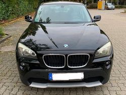 Schwarz Gebraucht 2011 BMW X1 SUV | 8.250 € (Guter Preis)