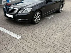 Schwarz Gebraucht 2011 Mercedes E200 Avantgarde Limousine | 13.200 € (Fairer Preis)