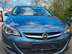 Blau Gebraucht 2013 Opel Astra Innovation Limousine | 5.199 € (Guter Preis)