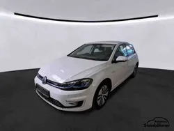Pure white (weiß) Gebraucht 2020 VW e-Golf Comfortline Kleinwagen | 15.240 € (Guter Preis)