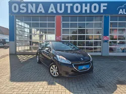 Schwarz Gebraucht 2015 Peugeot 208 Access Kleinwagen | 5.699 € (Fairer Preis)