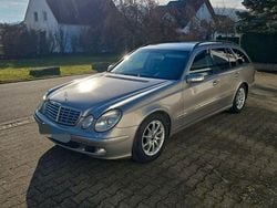 Beige Gebraucht 2003 Mercedes E320 Elegance Limousine | 2.890 € (Superpreis)