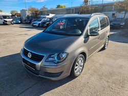 Grau Gebraucht 2009 VW Touran Freestyle Van / Kleinbus | 4.500 € (Fairer Preis)