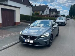 Grau Gebraucht 2019 Volvo V40 R-Design Kombi | 12.500 € (Superpreis)