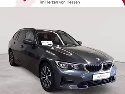 Mineralgrau metallic Gebraucht 2021 BMW 320 Sport Line Kombi | 22.890 € (Guter Preis)