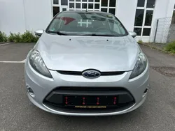 Silber Gebraucht 2012 Ford Fiesta Champions Edition Kleinwagen | 4.990 € (Fairer Preis)