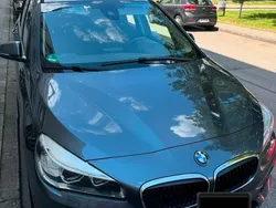 Grau Gebraucht 2016 BMW 216 Gran Tourer Van / Kleinbus | 14.990 €