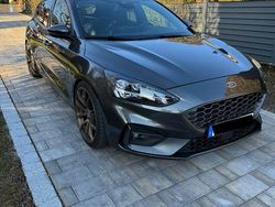 Grau Gebraucht 2019 Ford Focus ST Limousine | 19.299 € (Fairer Preis)