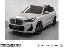 Grau Neu 2025 BMW iX1 M Sport SUV | 53.990 € (Guter Preis)