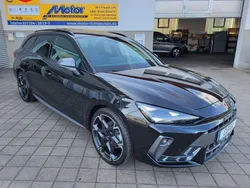 Midnight schwarz metallic Gebraucht 2025 Cupra Leon Kombi | 44.210 €
