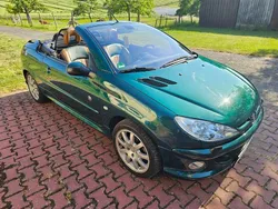 Grün Gebraucht 2003 Peugeot 206 CC Cabrio | 1.990 €