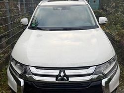 Weiß Gebraucht 2017 Mitsubishi Outlander Top SUV | 17.399 € (Fairer Preis)