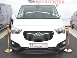 Weiß Gebraucht 2020 Opel Combo Edition Van / Kleinbus | 12.299 € (Fairer Preis)