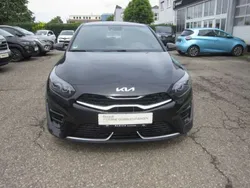 Schwarz (metallic) Gebraucht 2022 Kia Ceed Limousine | 24.990 € (Fairer Preis)