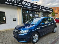 Blau Gebraucht 2015 Dacia Sandero Lauréate Kleinwagen | 5.698 € (Fairer Preis)