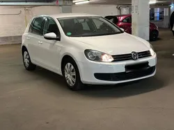 Weiß Gebraucht 2010 VW Golf VI Kleinwagen | 3.300 € (Fairer Preis)