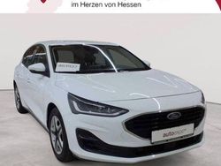 Frozen white Gebraucht 2022 Ford Focus Cool & Connect Limousine | 13.990 € (Superpreis)