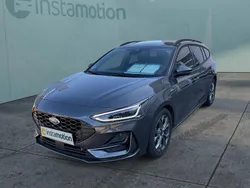 Grau Gebraucht 2023 Ford Focus ST-Line Kombi | 27.699 € (Etwas zu teuer)