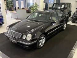 Schwarz Gebraucht 2003 Mercedes E280 Sportline Limousine | 9.900 €