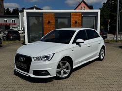Weiß Gebraucht 2015 Audi A1 Sportback S-Line Kleinwagen | 14.990 € (Fairer Preis)