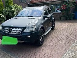 Schwarz Gebraucht 2007 Mercedes ML320 SUV | 9.498 €