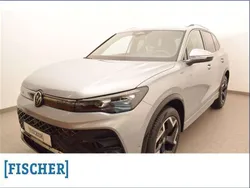 Oyster silver metallic (silber) Gebraucht 2024 VW Tiguan R-line SUV | 53.485 € (Guter Preis)
