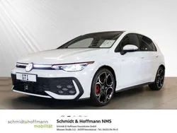 Pure white (weiß) Gebraucht 2025 VW Golf VIII GTI Limousine | 43.780 € (Guter Preis)