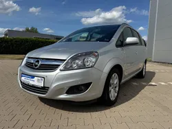 Silber Gebraucht 2014 Opel Zafira Family Van / Kleinbus | 6.999 € (Fairer Preis)