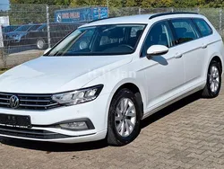 Weiß Gebraucht 2021 VW Passat Business Kombi | 15.800 € (Fairer Preis)