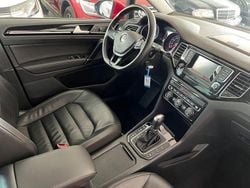 Rot Gebraucht 2016 VW Golf Sportsvan Highline Van / Kleinbus | 12.830 € (Guter Preis)