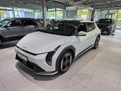 Weiß (schneeweiß) Neu 2025 Kia EV4 Air Kleinwagen | 33.500 € (Teuer)