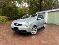 Grau Gebraucht 2002 VW Polo Highline Kleinwagen | 3.700 €