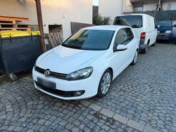 Weiß Gebraucht 2009 VW Golf VI Kleinwagen | 4.000 € (Fairer Preis)