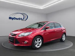 Rot Gebraucht 2012 Ford Focus Limousine | 4.999 € (Guter Preis)