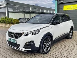 Perlglänzend/metallic Gebraucht 2017 Peugeot 5008 Allure GT-Line Van / Kleinbus | 20.970 € (Fairer Preis)