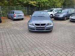 Grau Gebraucht 2006 BMW 320 Limousine | 2.999 € (Guter Preis)